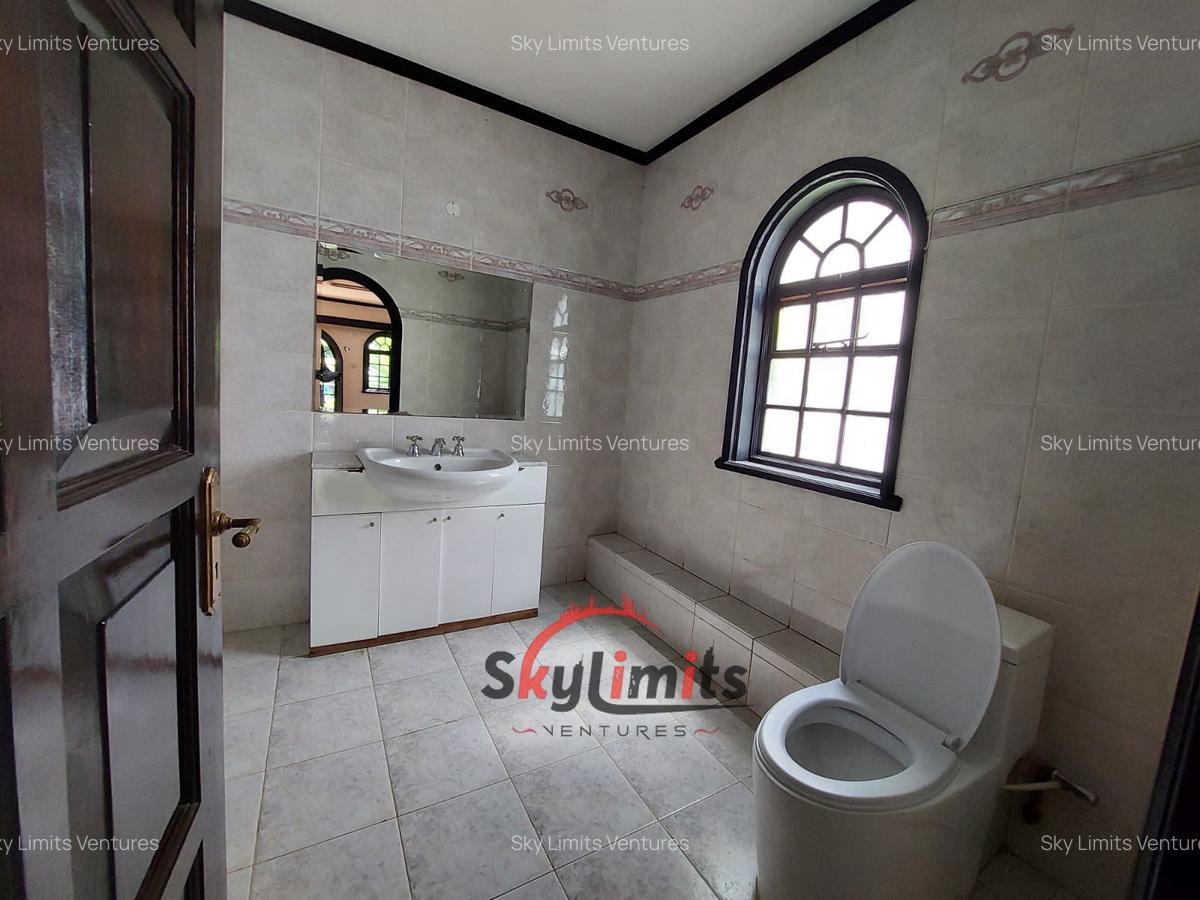 4 Bed Townhouse with En Suite in Riverside - 14