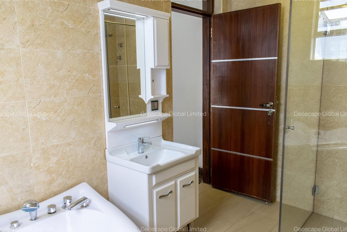 3 Bed Apartment with En Suite in Lavington - 8