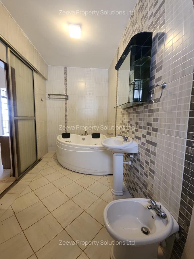 5 Bed House with En Suite in Lavington - 19