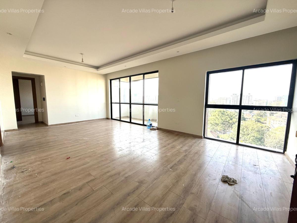 3 Bed Apartment with En Suite in Riverside - 3