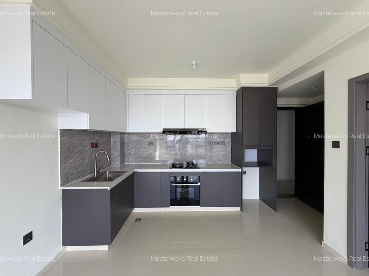 1 Bed Apartment with En Suite at Westlands Road - 2