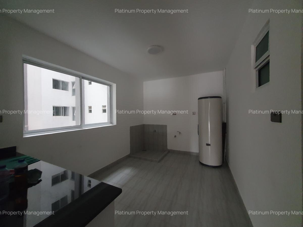 3 Bed Apartment with En Suite in Parklands - 5