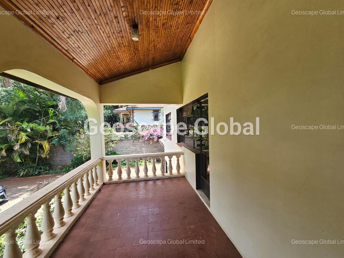 4 Bed House with En Suite in Nyari - 11