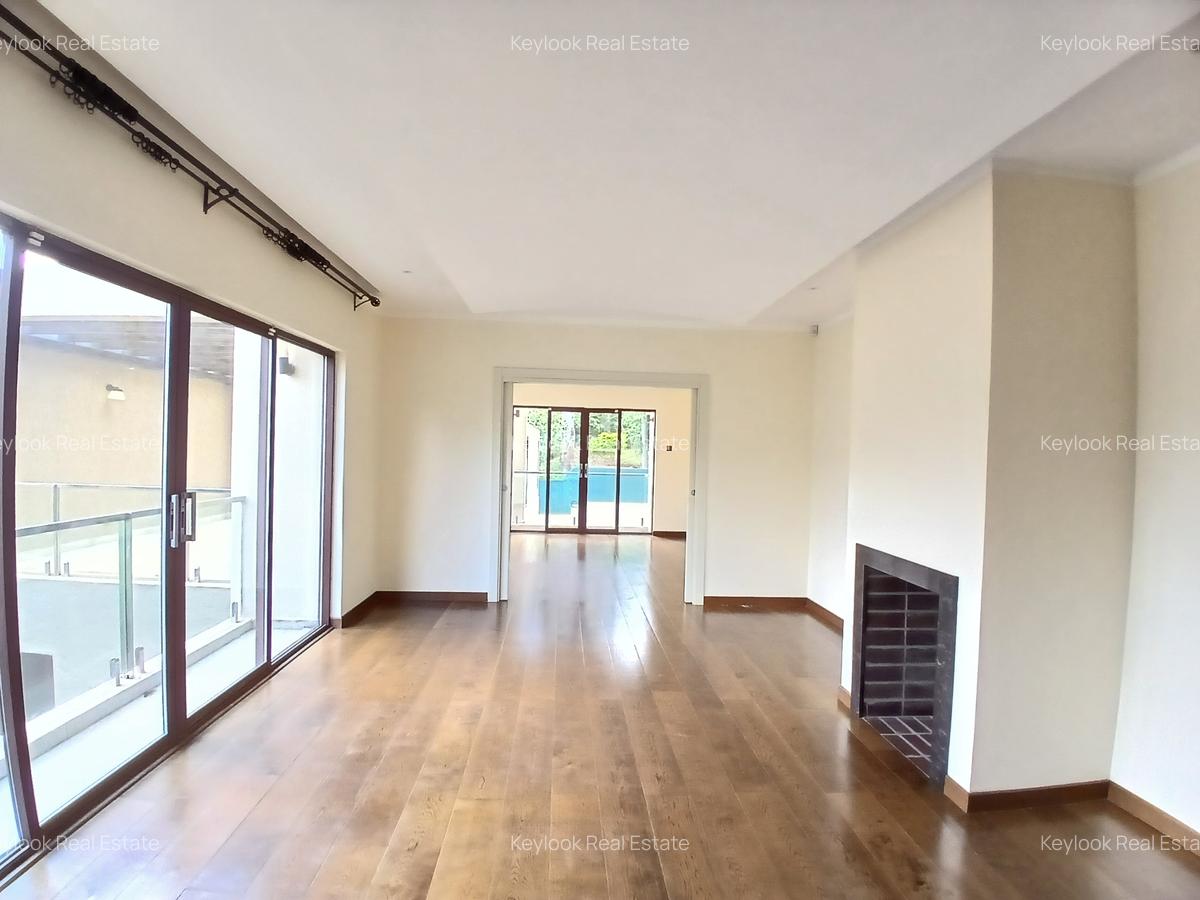 5 Bed Townhouse with En Suite at Lavington - 18