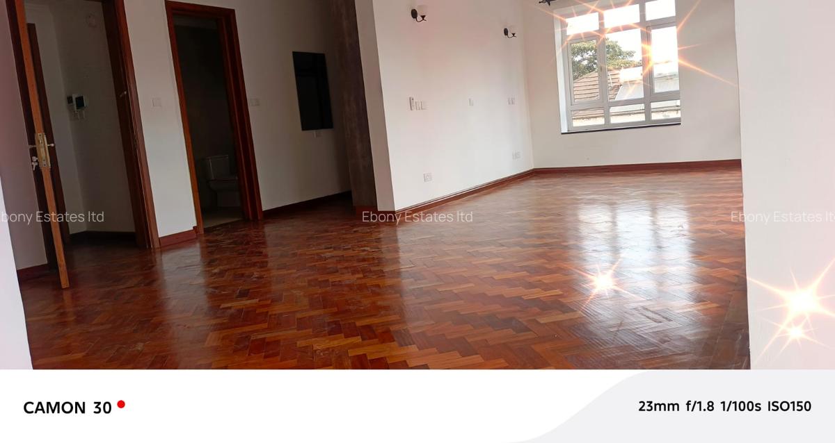 5 Bed Townhouse with En Suite in Lavington - 3