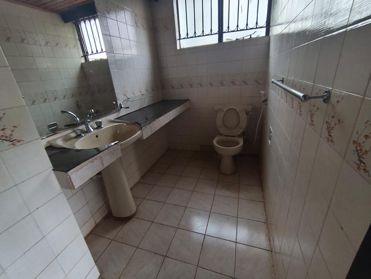 5 Bed House with Backup Generator in Gigiri - 16