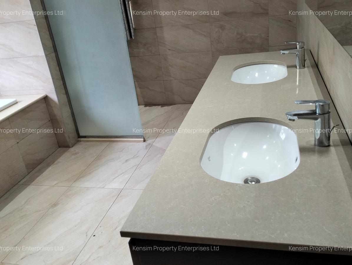 5 Bed Townhouse with En Suite in Lavington - 8