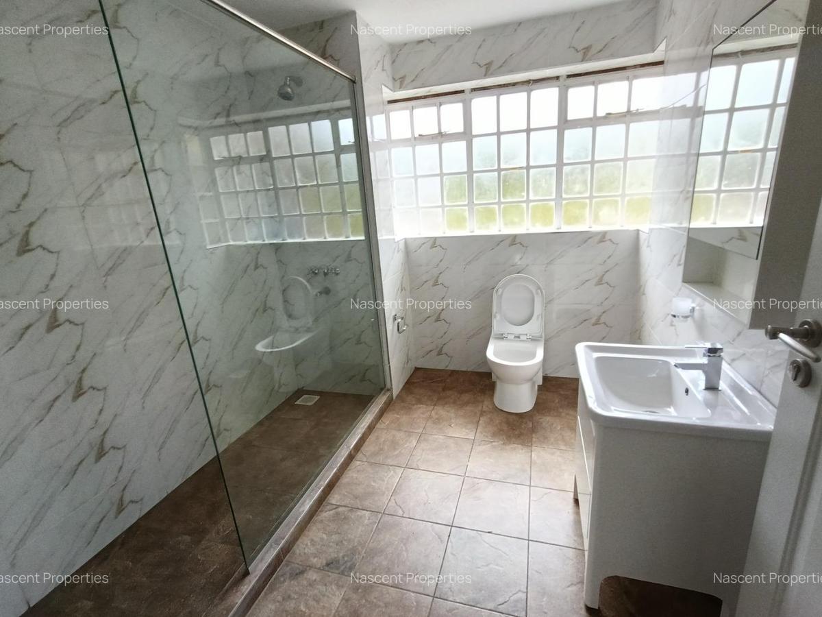 4 Bed House with En Suite in Gigiri - 9