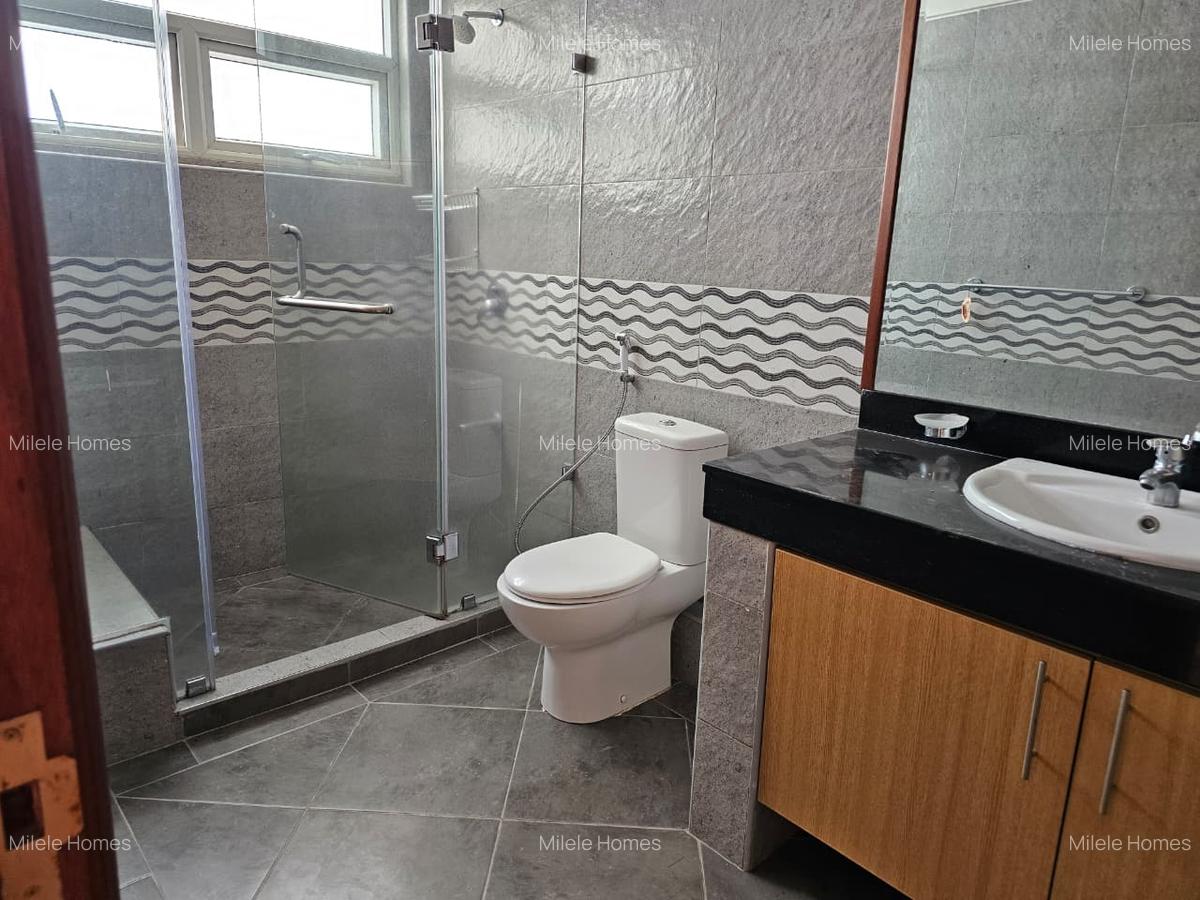 Serviced 3 Bed Apartment with En Suite at Githuri Road - 4