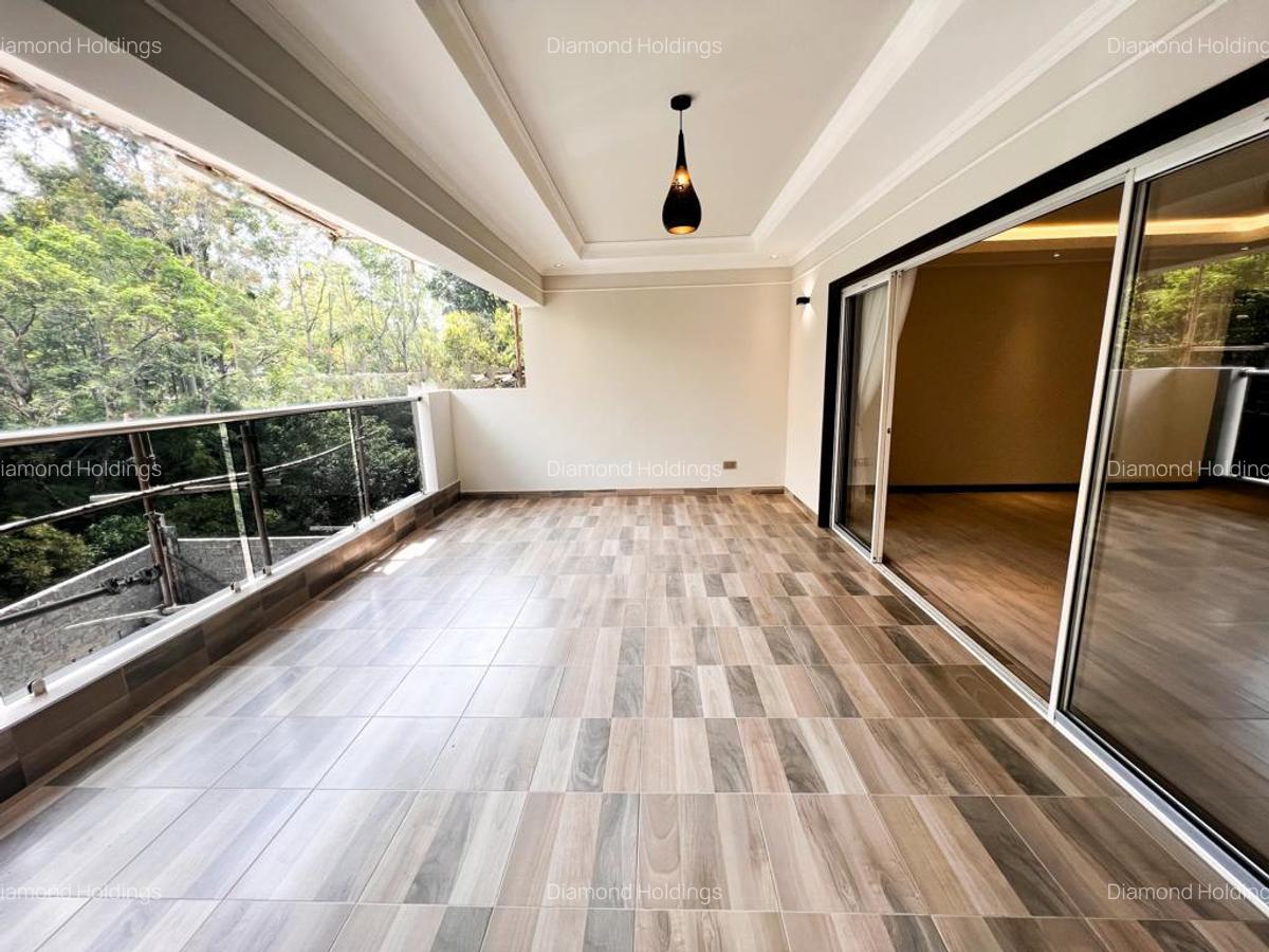 3 Bed Apartment with En Suite in Riverside - 4