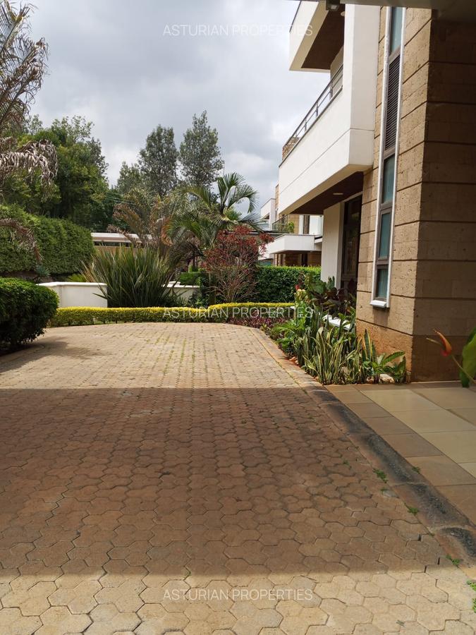 5 Bed Townhouse with En Suite in Karen - 11