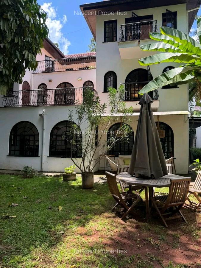 5 Bed Townhouse with En Suite in Riverside - 1