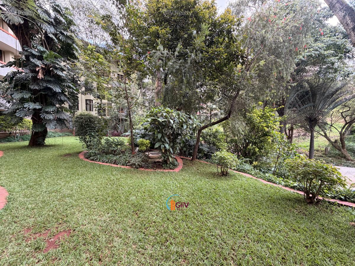 4 Bed Apartment with En Suite in Riverside - 3