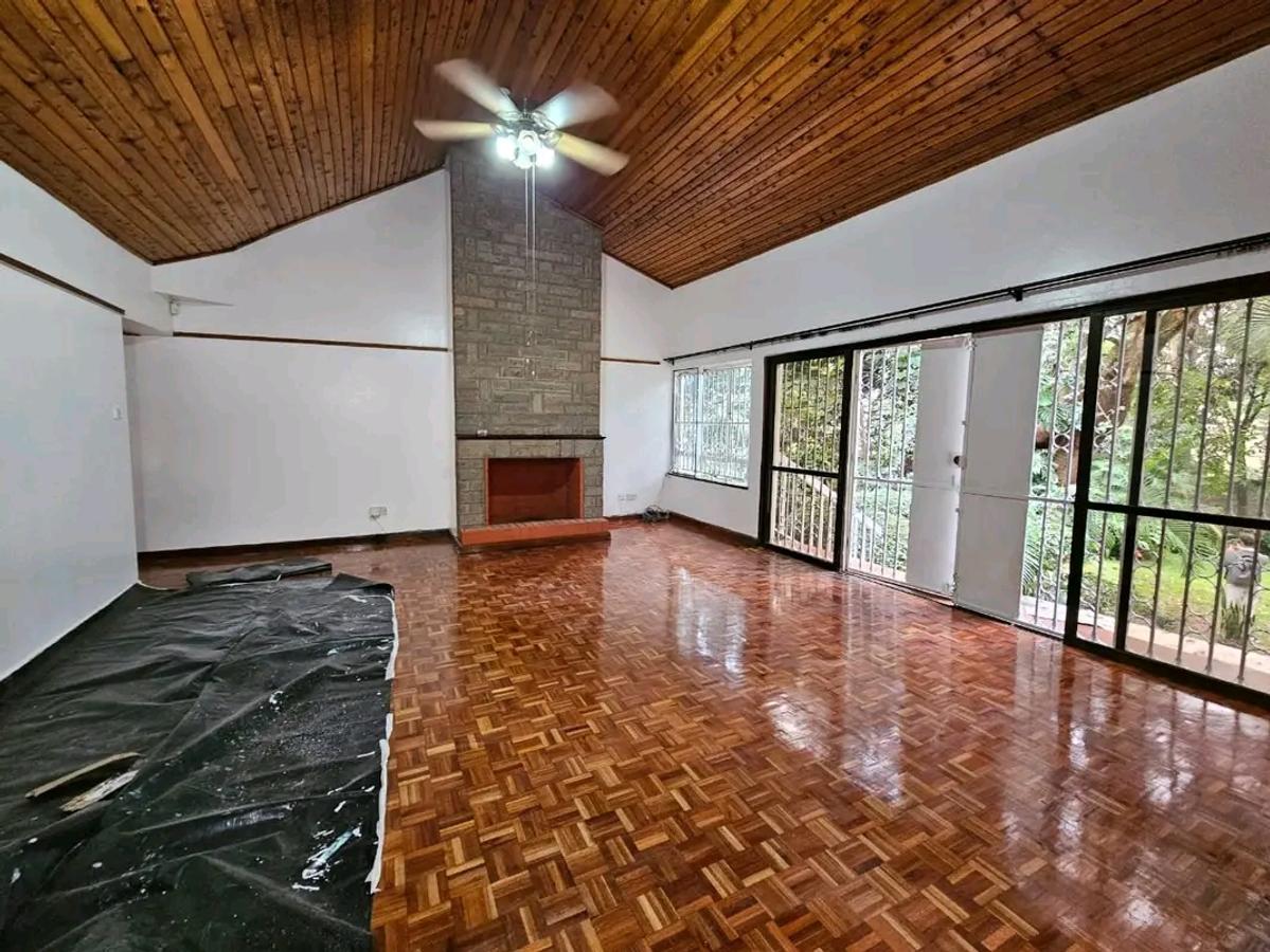 4 Bed House with En Suite in Gigiri - 11