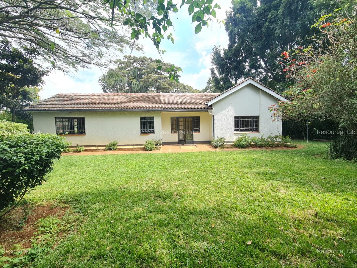 3 Bed House with En Suite at Bomas Area - 1