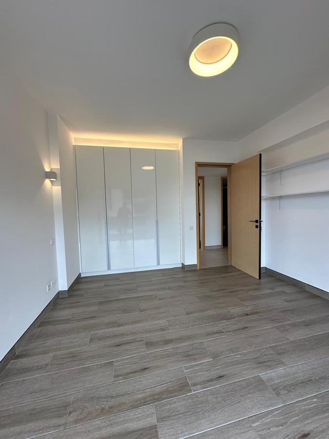 3 Bed Apartment with En Suite at Dennis Pritt Road - 5