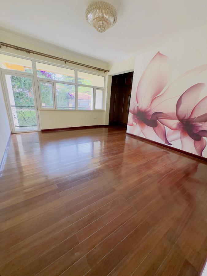 5 Bed House with En Suite at Mimosa Drive - 6