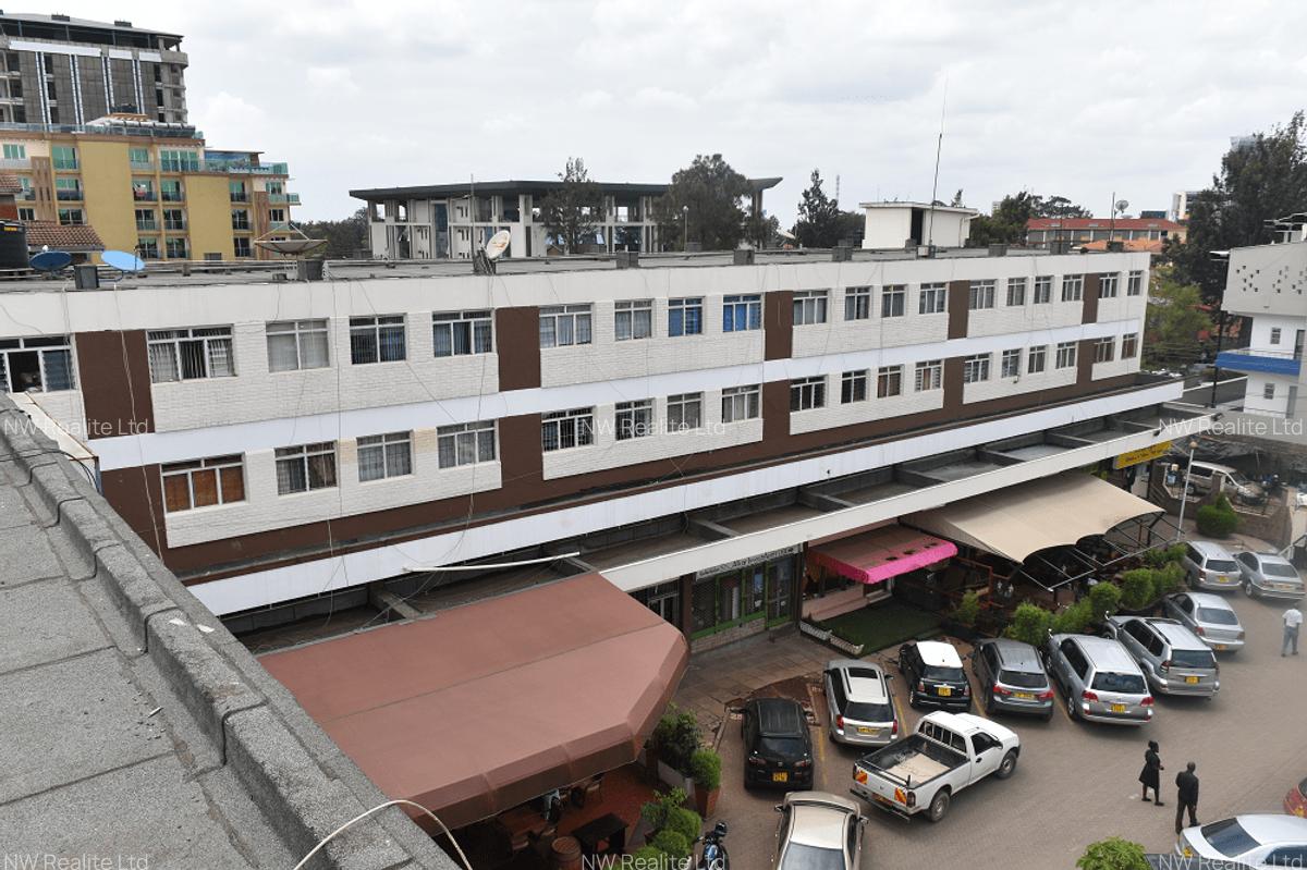 865 ft² Commercial Property with Service Charge Included at Arwing Kodhek - 1