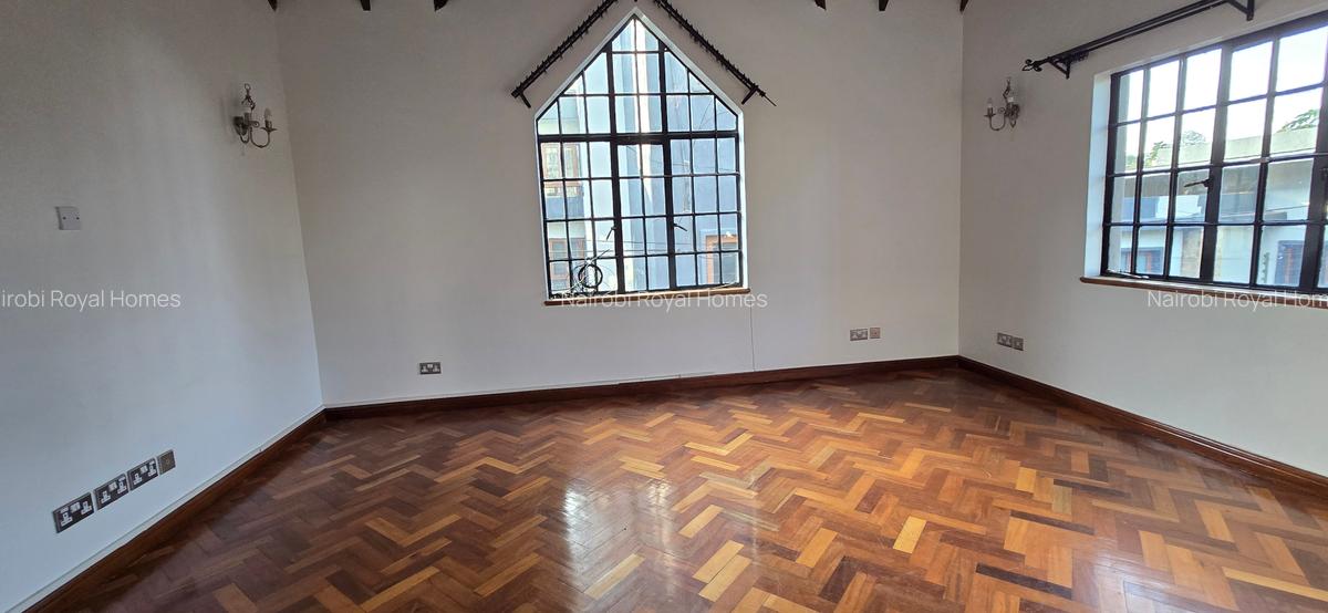 5 Bed Townhouse with En Suite at Lavington Green - 5