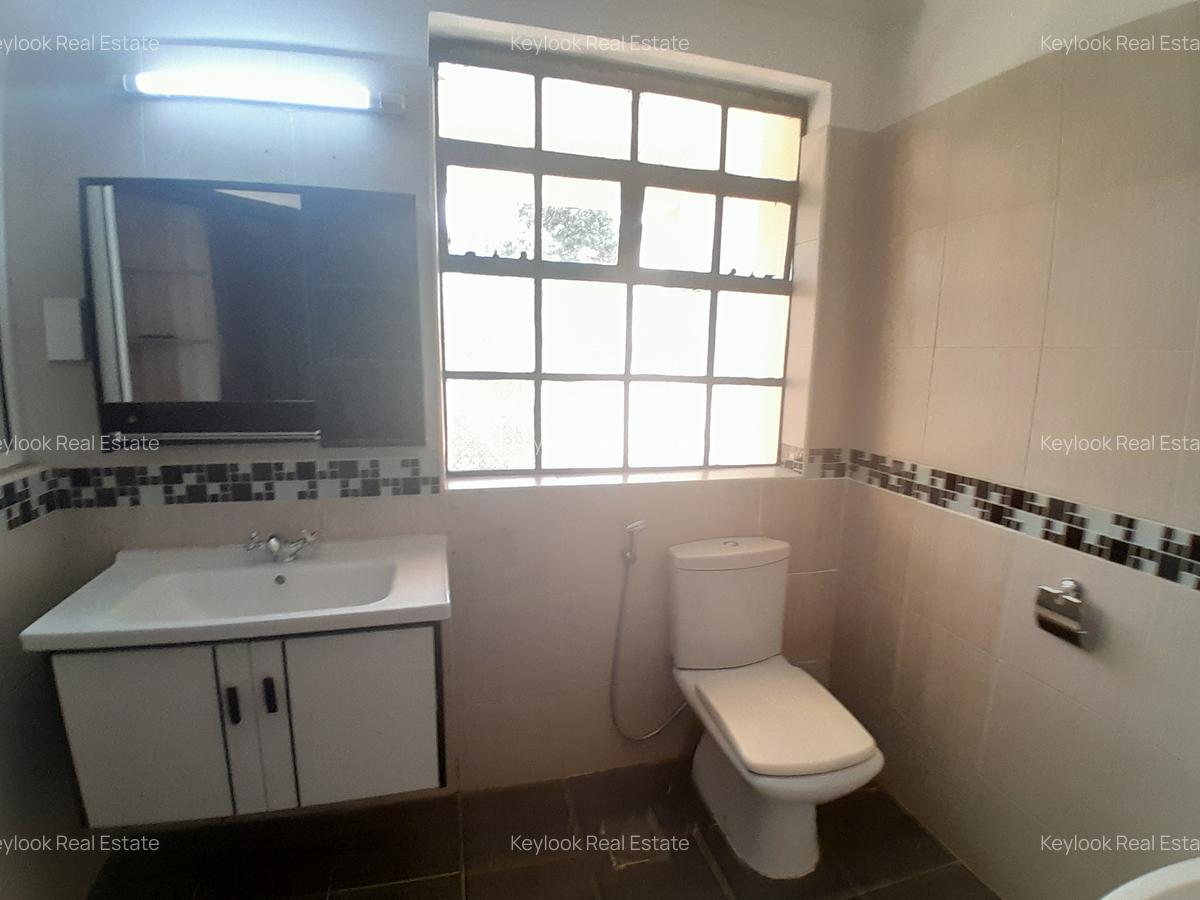 5 Bed Townhouse with En Suite at Lavington - 9