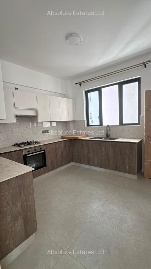 3 Bed Apartment with Gym in Brookside - 3