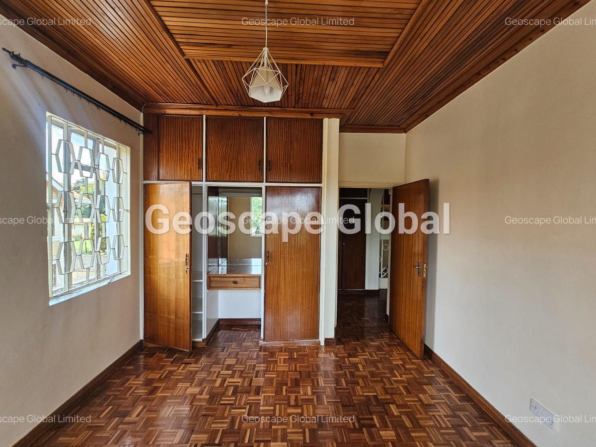 4 Bed House with En Suite in Runda - 14