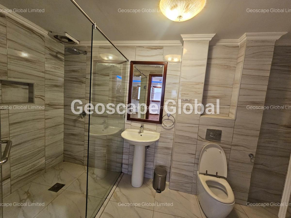 5 Bed Townhouse with En Suite in Lavington - 9