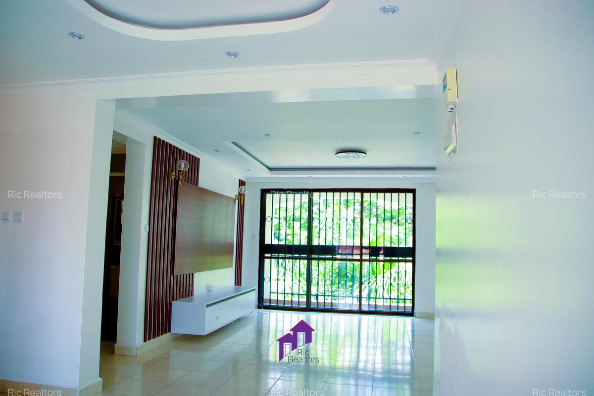 3 Bed Apartment with En Suite in Lavington - 3