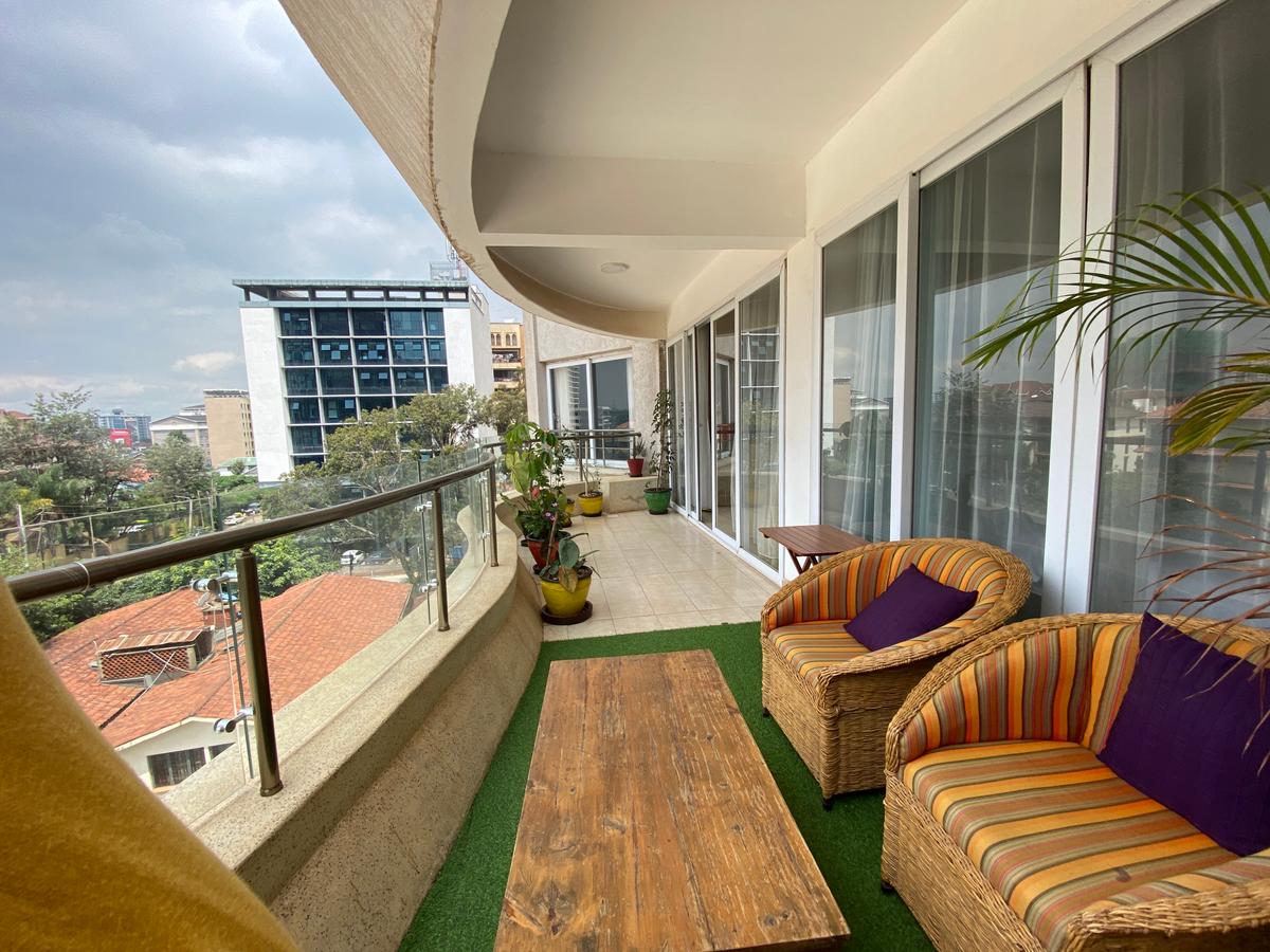 Serviced 2 Bed Apartment with En Suite in Kilimani - 8