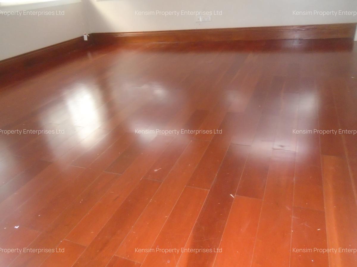 4 Bed Townhouse with En Suite in Kitisuru - 5