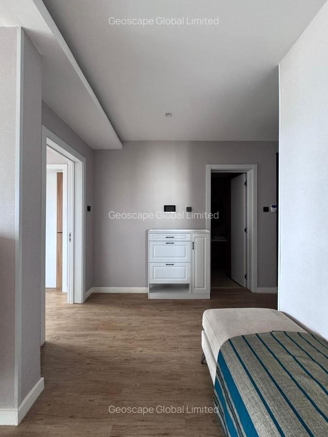 2 Bed Apartment with En Suite in Brookside - 5