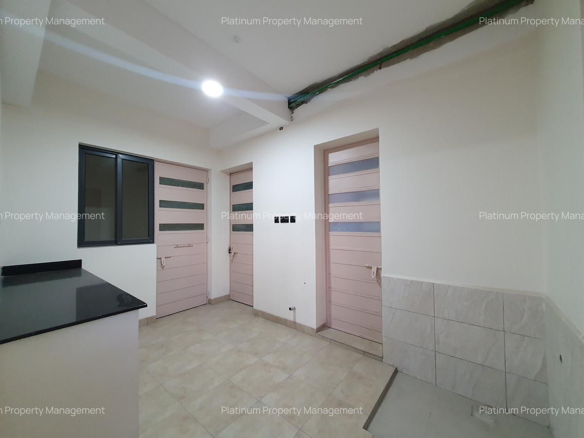 4 Bed Apartment with En Suite at 2Nd Parklands Avenue - 6