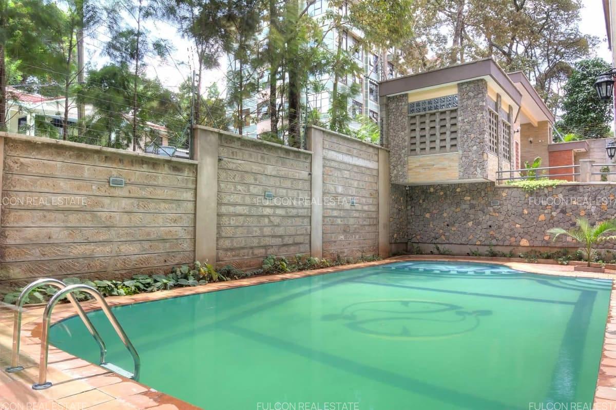 3 Bed Apartment with En Suite in Lavington - 14