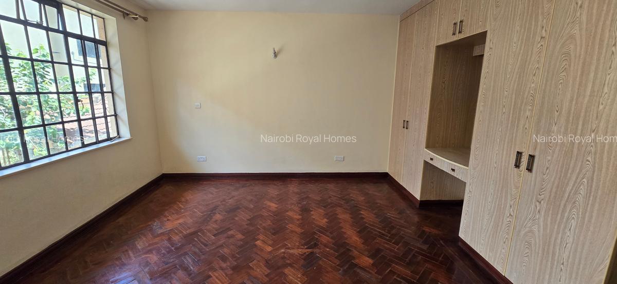 5 Bed Townhouse with En Suite at Lavington Green - 12