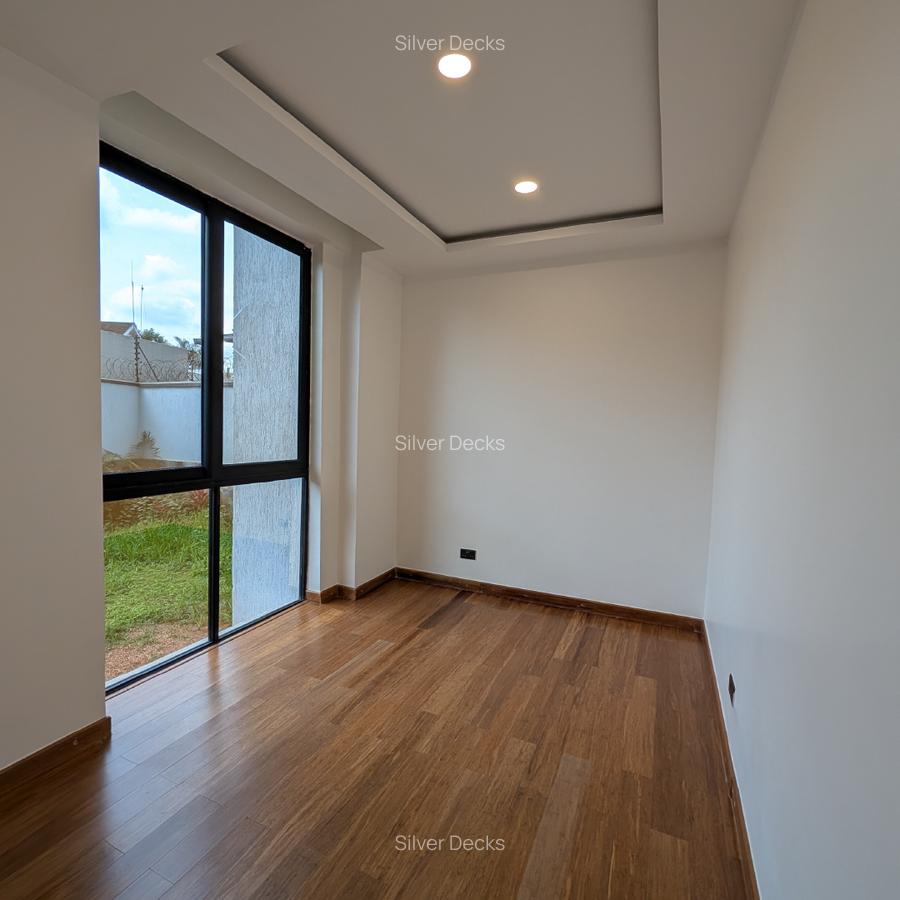 8 Bed Apartment with En Suite in Spring Valley - 10