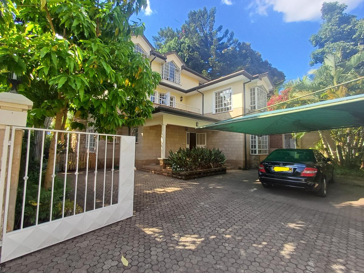 5 Bed Townhouse with En Suite in Lavington - 2