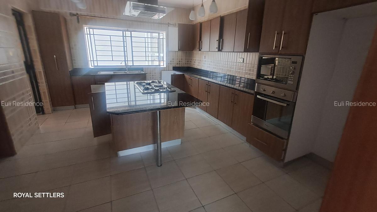 3 Bed Apartment with En Suite at Rhapta Rd - 5