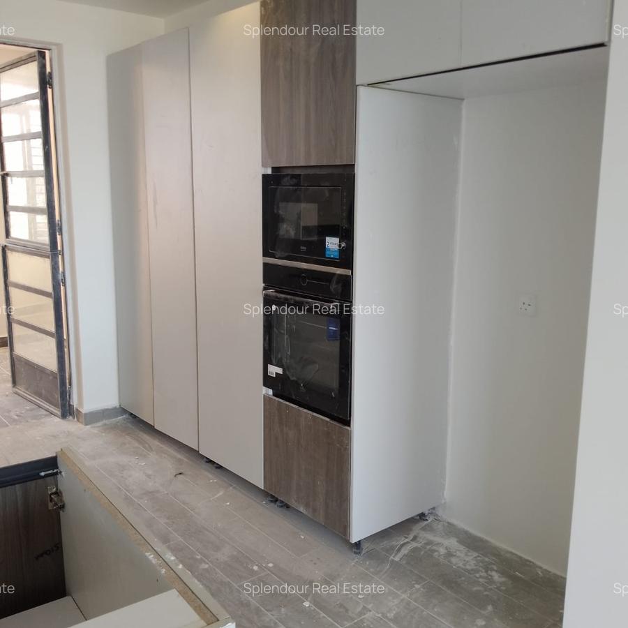 2 Bed Apartment with En Suite in Parklands - 10