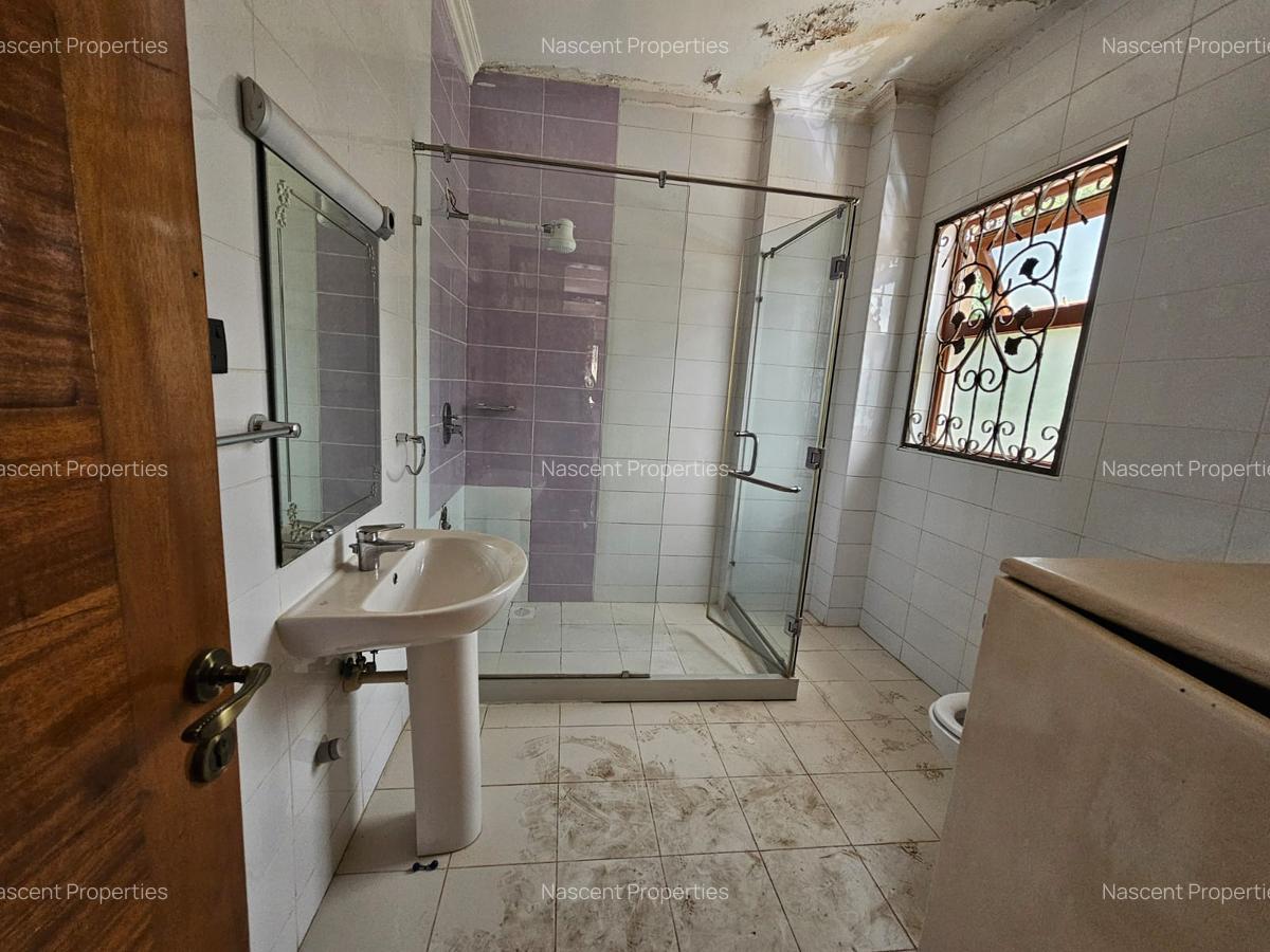 5 Bed Townhouse with En Suite in Lavington - 15