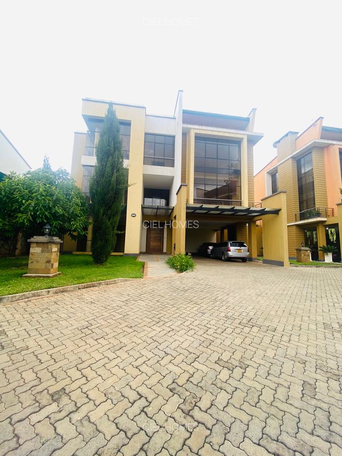 5 Bed Townhouse with En Suite in Lavington - 2