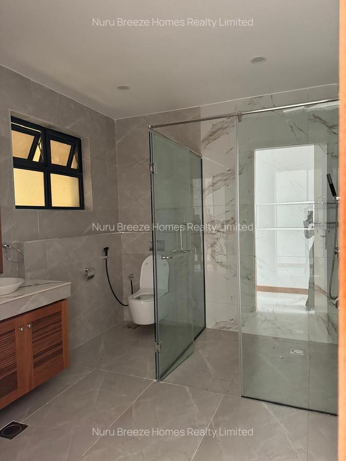 4 Bed Apartment with En Suite in Rhapta Road - 13