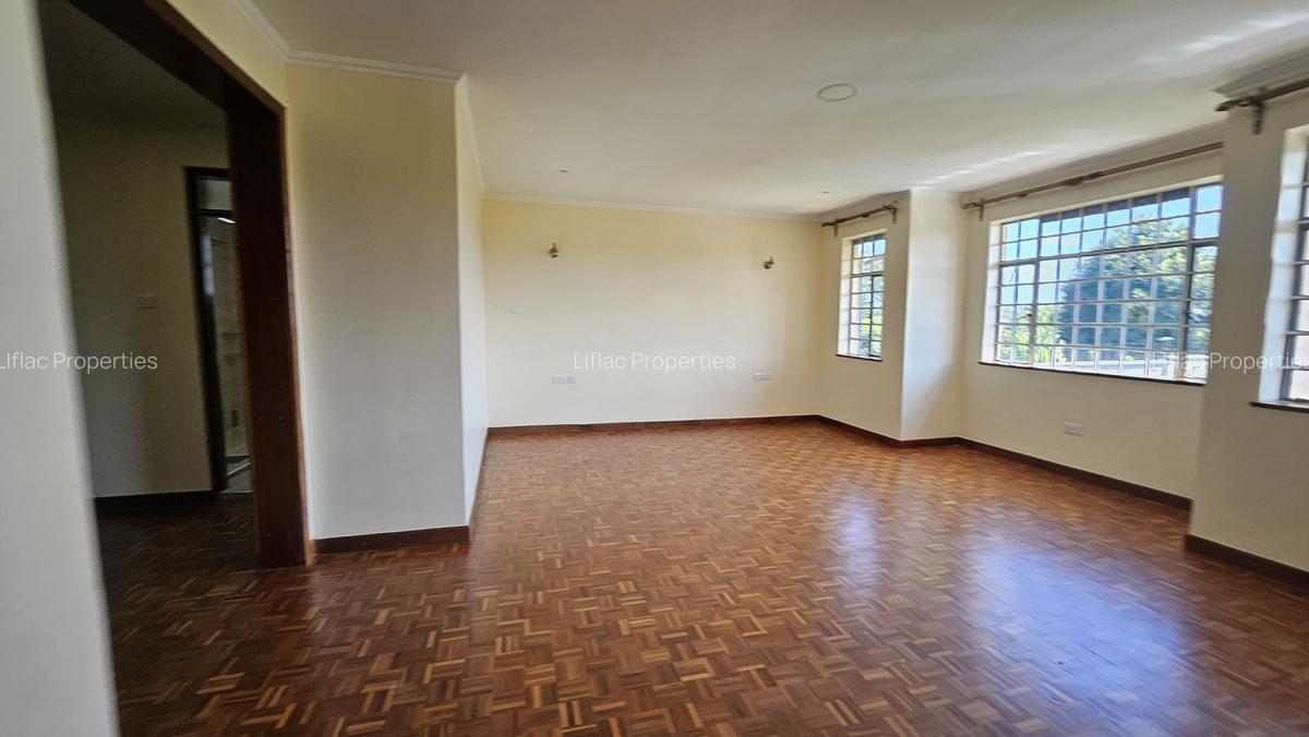 5 Bed House with En Suite in Runda - 20