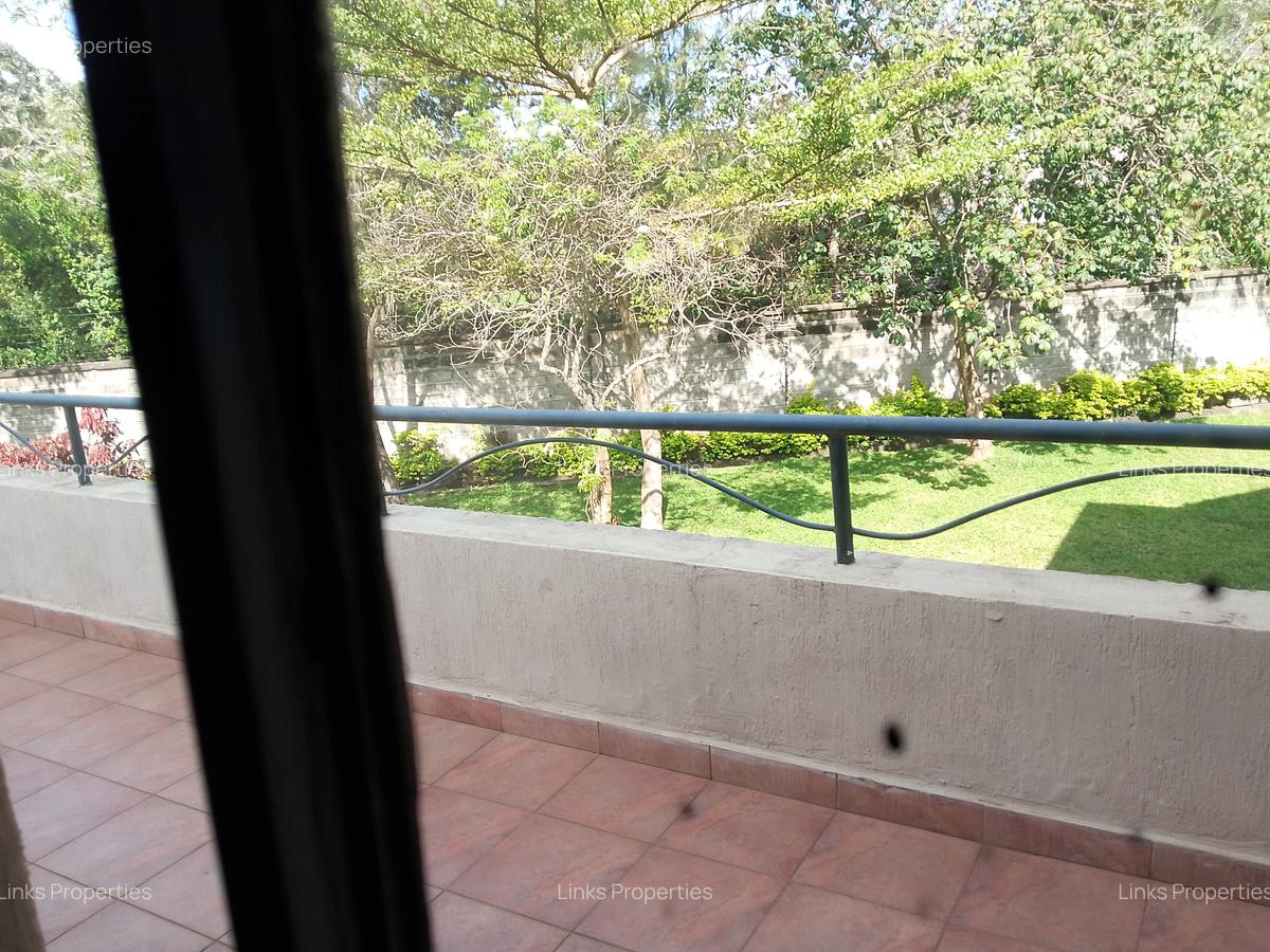 5 Bed Townhouse with En Suite at Karen - 10