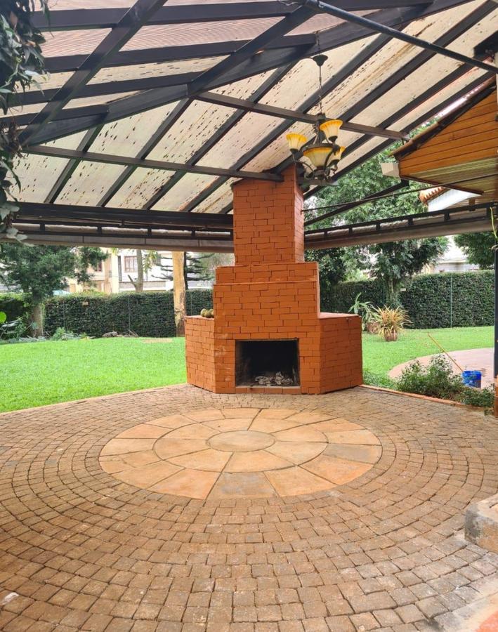 5 Bed House with En Suite in Runda - 12