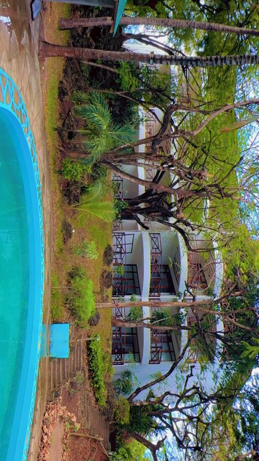 6 Bed House with En Suite in Malindi - 12