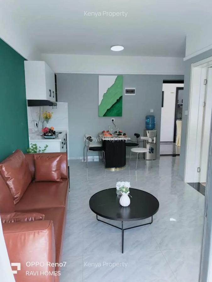 Studio Apartment with Swimming Pool at Wanyee Road - 14