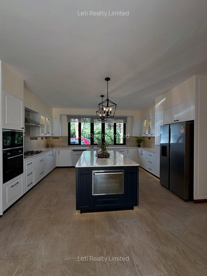 5 Bed House with En Suite in Runda - 4