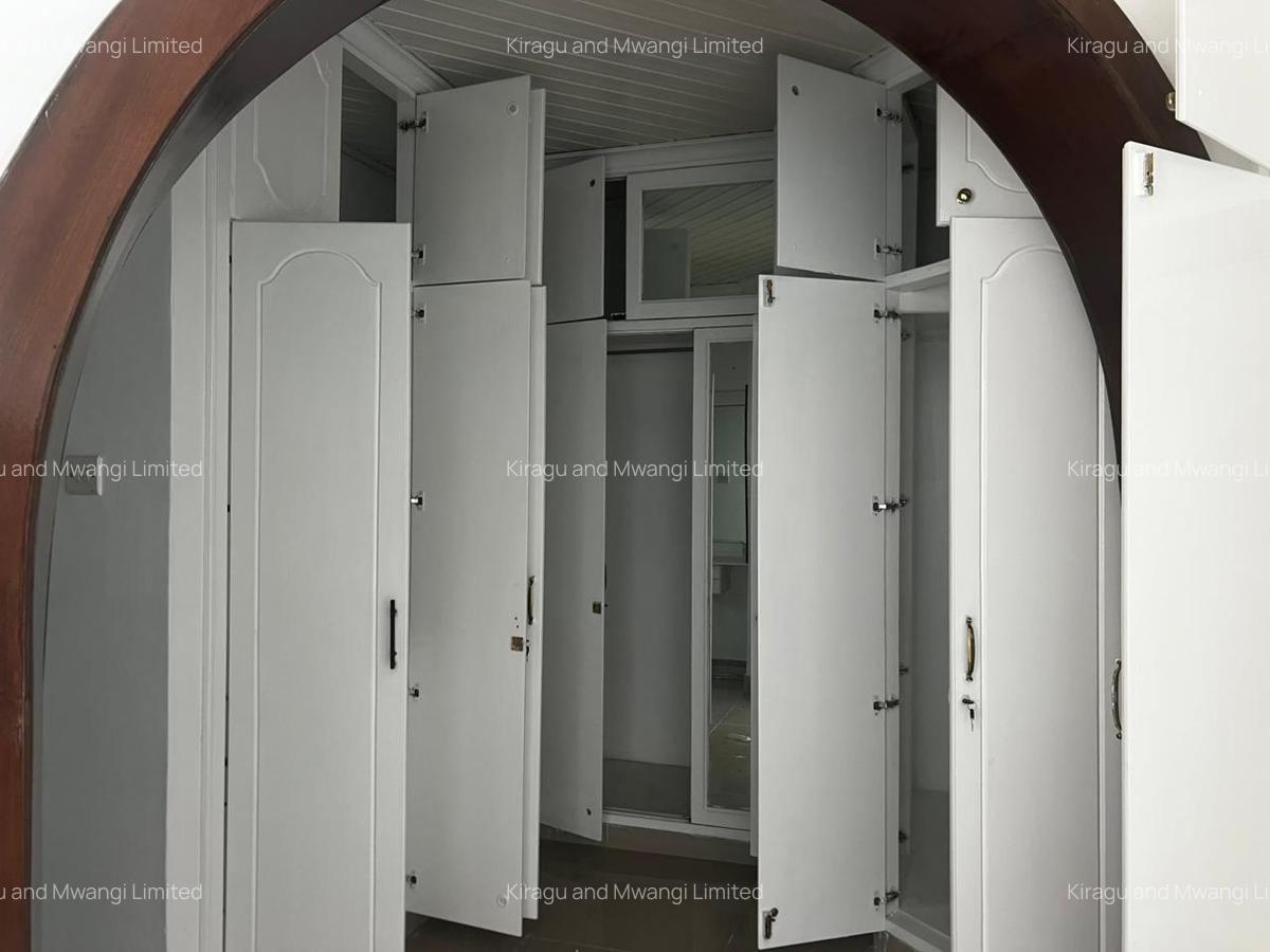 4 Bed Townhouse with En Suite at James Gichuru Road - 8