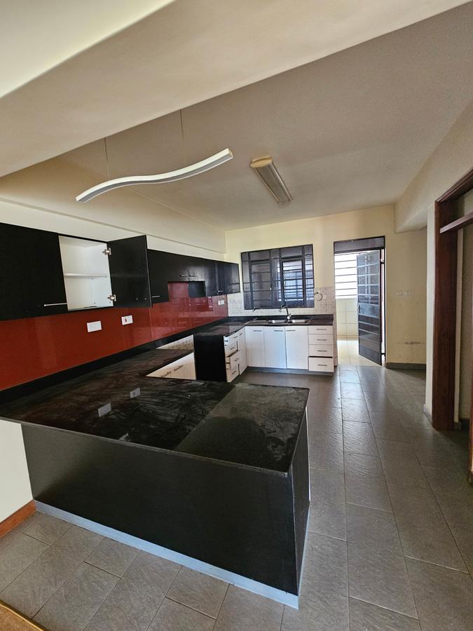 3 Bed Apartment with En Suite at Kilimani - 10