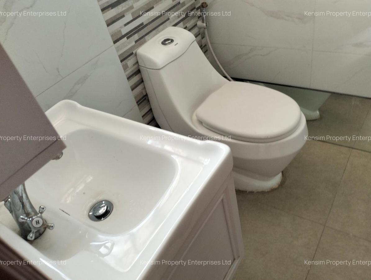 4 Bed Townhouse with En Suite in Lavington - 16